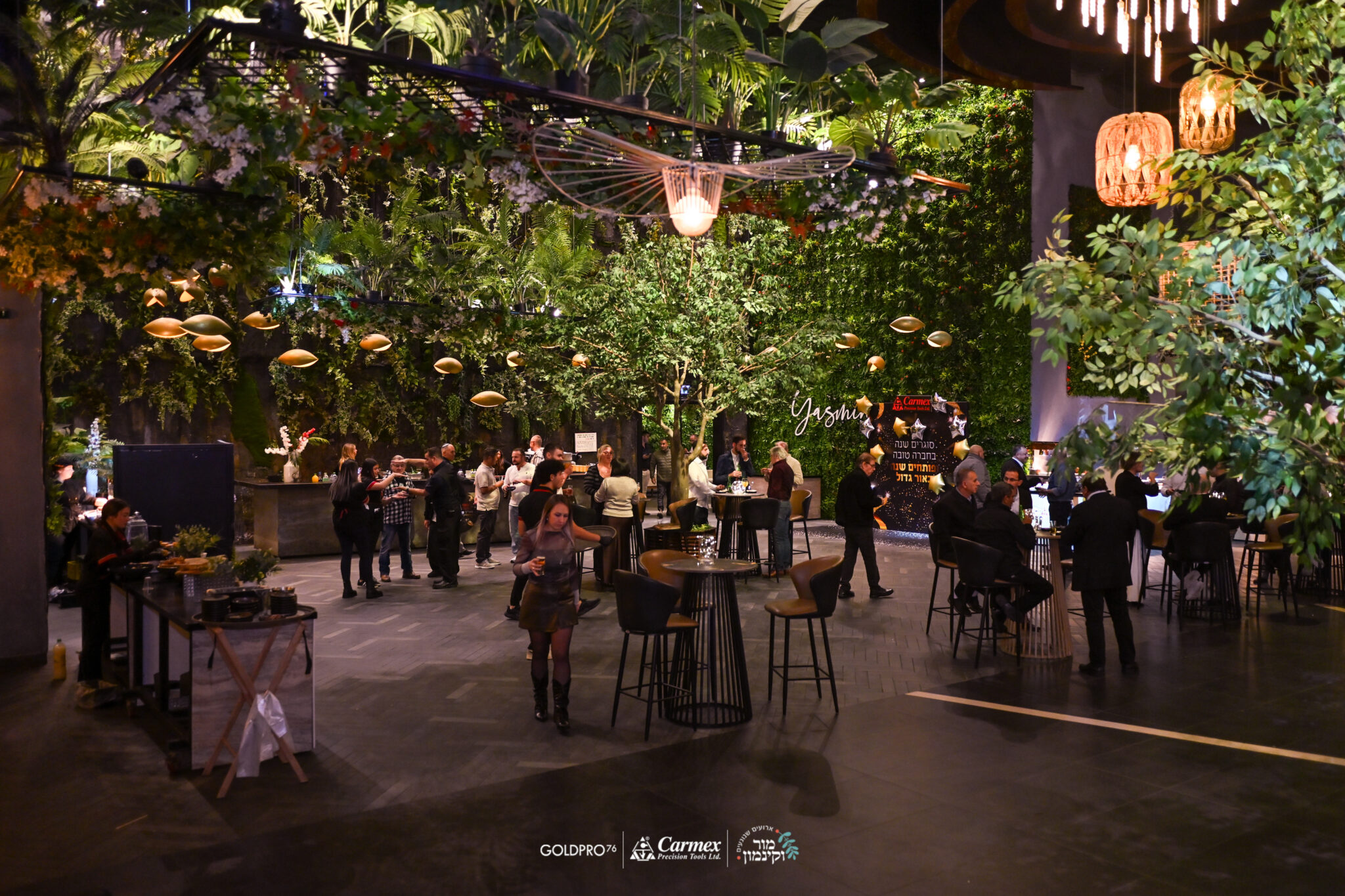 קבלת פנים עם אורחים באולם האירועים יסמין